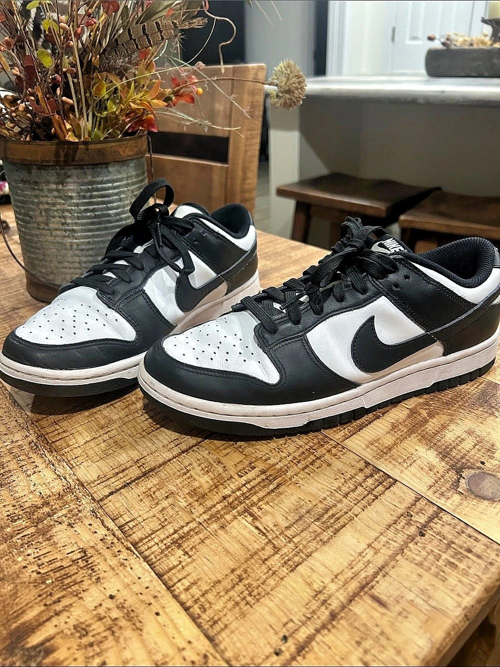 Nike Dunk Low Black & White US 9 Sneakers